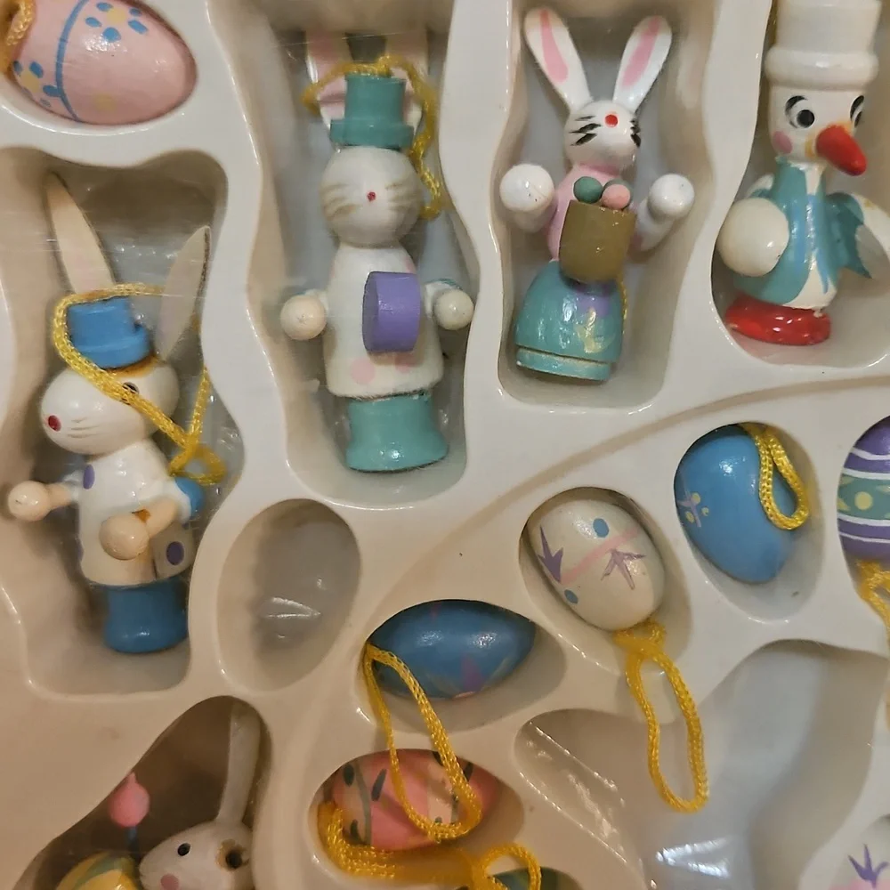 67 Vintage Hobby Lobby Mini  Easter Bunny & Egg Painted Wood Ornaments - Picture 5 of 10